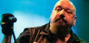 Paul-DiAnno-2013-830x400-1